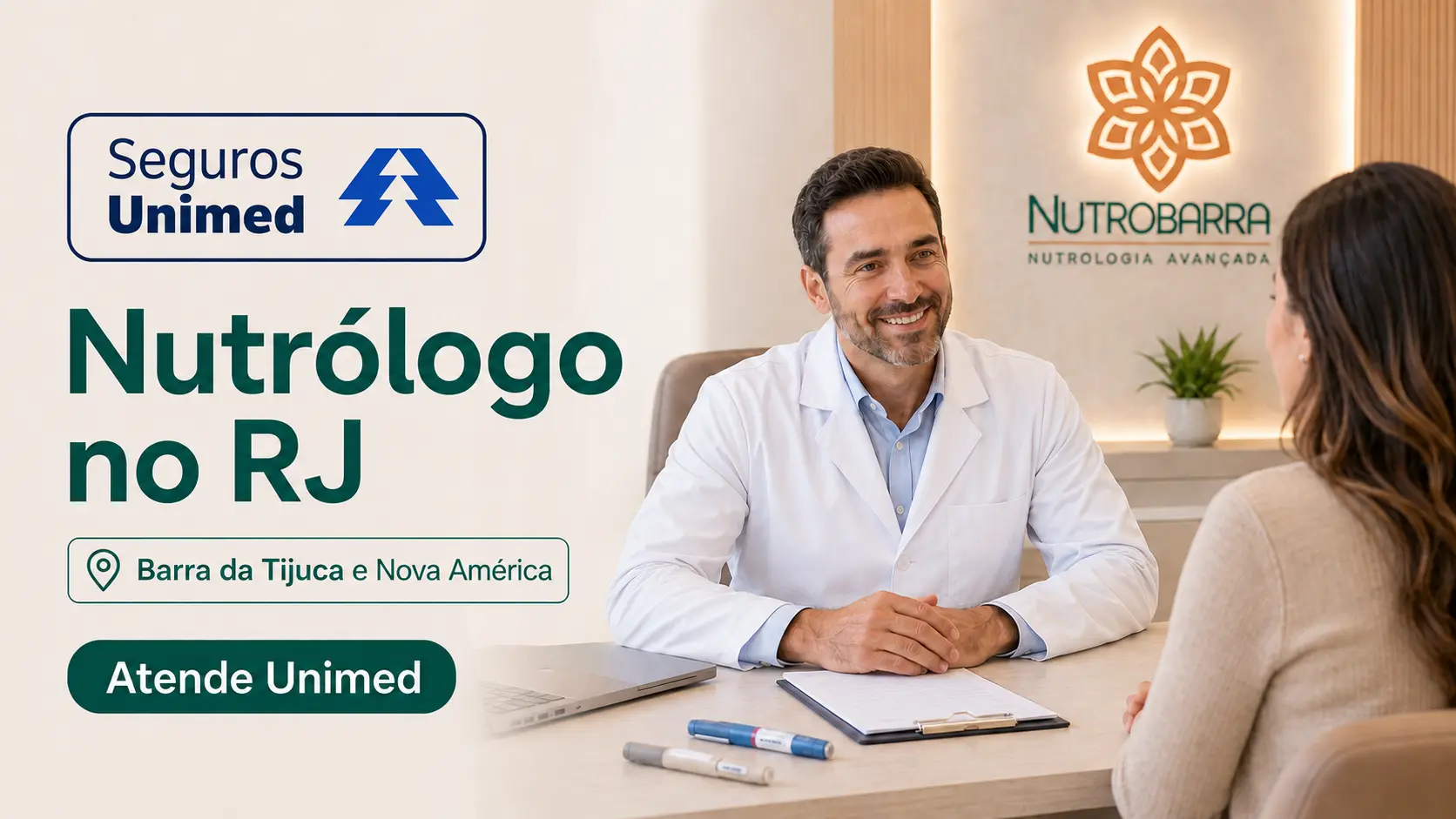 Médico em consulta com paciente na Clínica Nutrobarra, com atendimento pelo Seguros Unimed no Rio de Janeiro, nas unidades Barra da Tijuca e Nova América.